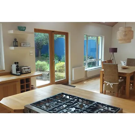 Bright Open Airy Living In Dublin 14 * Dundrum (Dublin)
