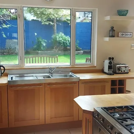 Bright Open Airy Living In Dublin 14 * Дандрум