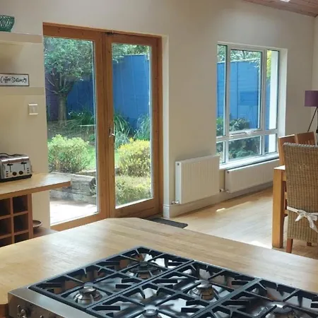 Bright Open Airy Living In Dublin 14 * Дандрум