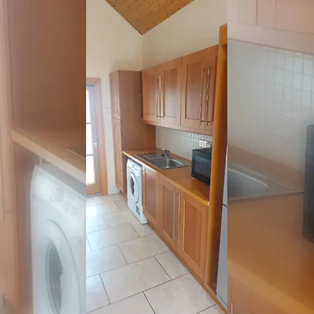 Bright Open Airy Living In Dublin 14 * Дандрум