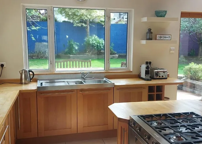 Bright Open Airy Living In Dublin 14 * Dundrum (Dublin)