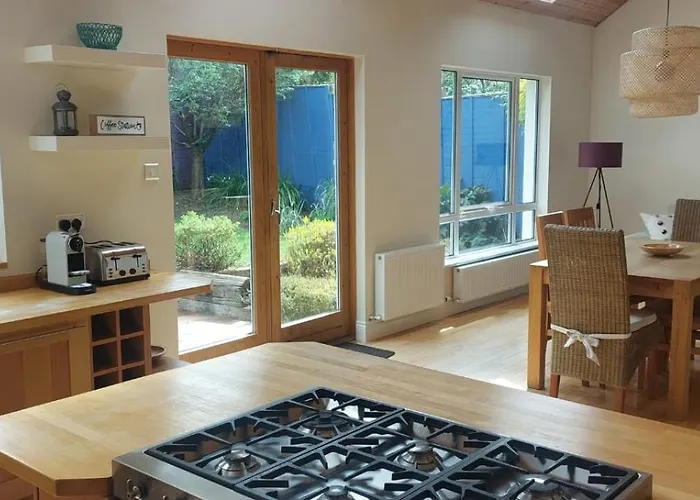 Bright Open Airy Living In Dublin 14 Vakantiehuis